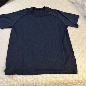 Lululemon men’s metal vent tech shirt